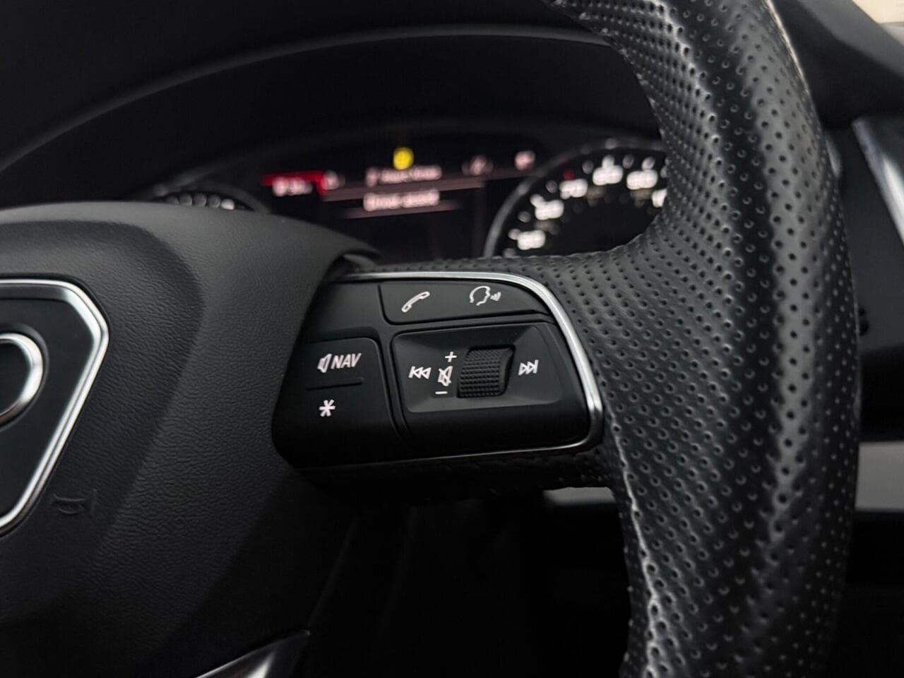 Audi Q5 thumbnail Misc Controls