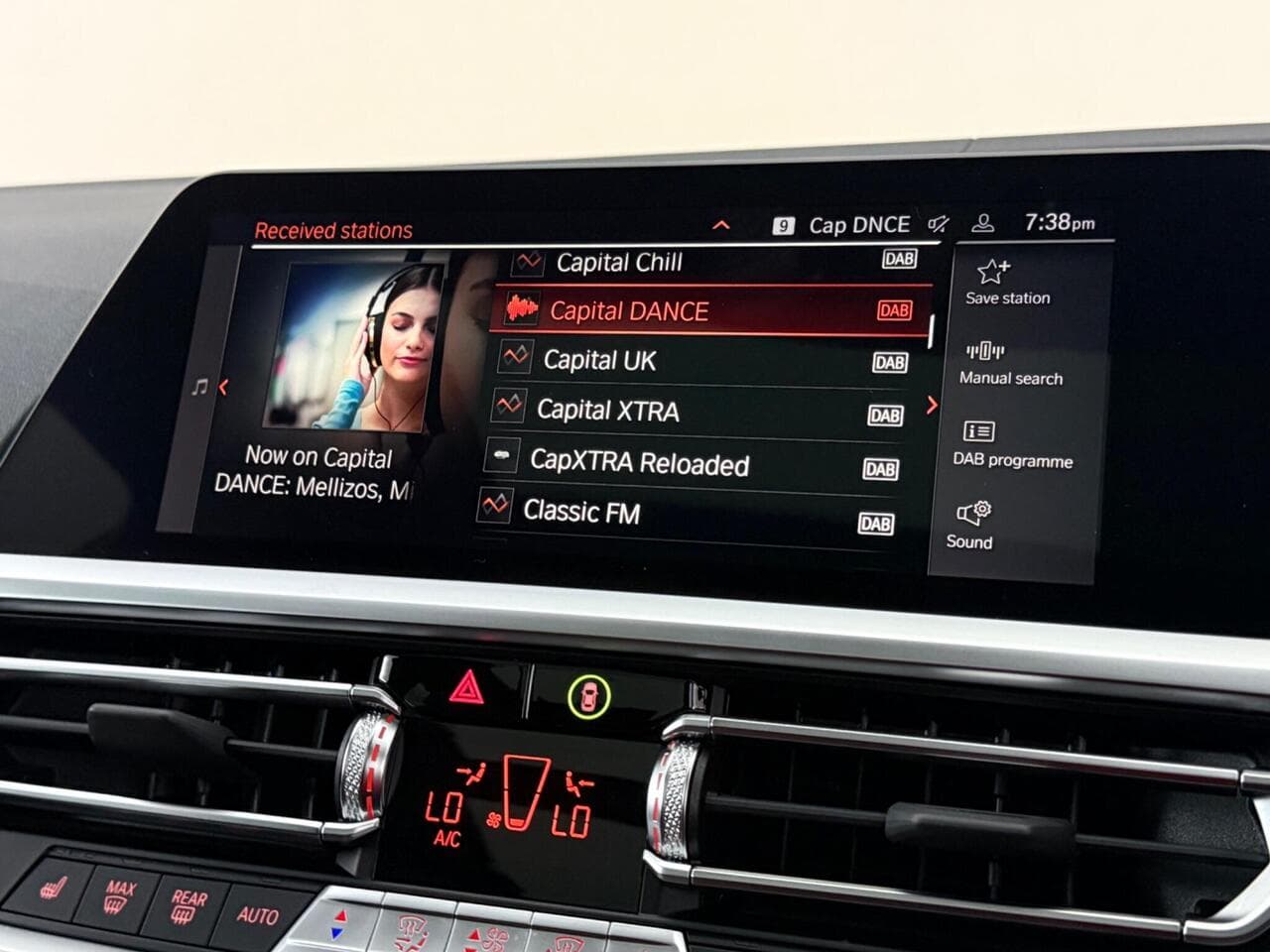 BMW 3 Series thumbnail Infotainment System