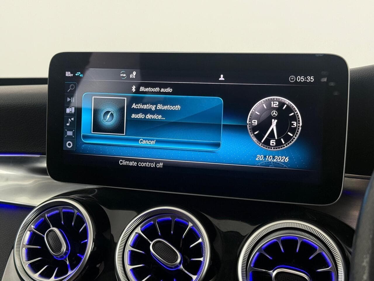 Mercedes-Benz C Class thumbnail Infotainment System
