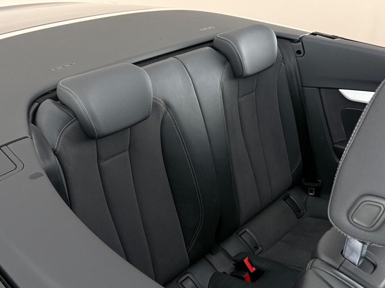 Audi A5 Cabriolet thumbnail Seats Rear