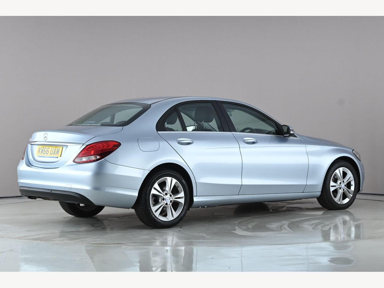 Mercedes-Benz C Class thumbnail Rear Right