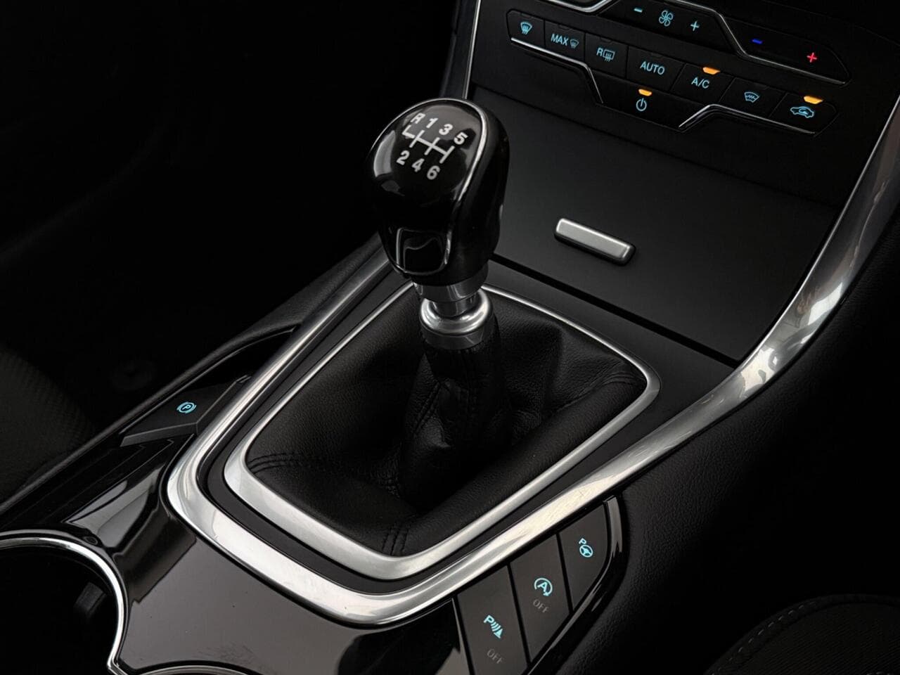 Ford S-Max thumbnail Interior Front