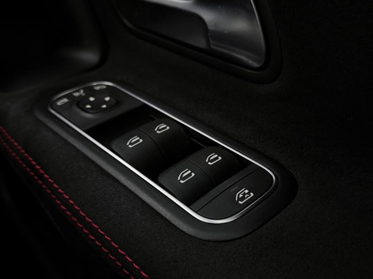 Mercedes-Benz A Class thumbnail Misc Controls