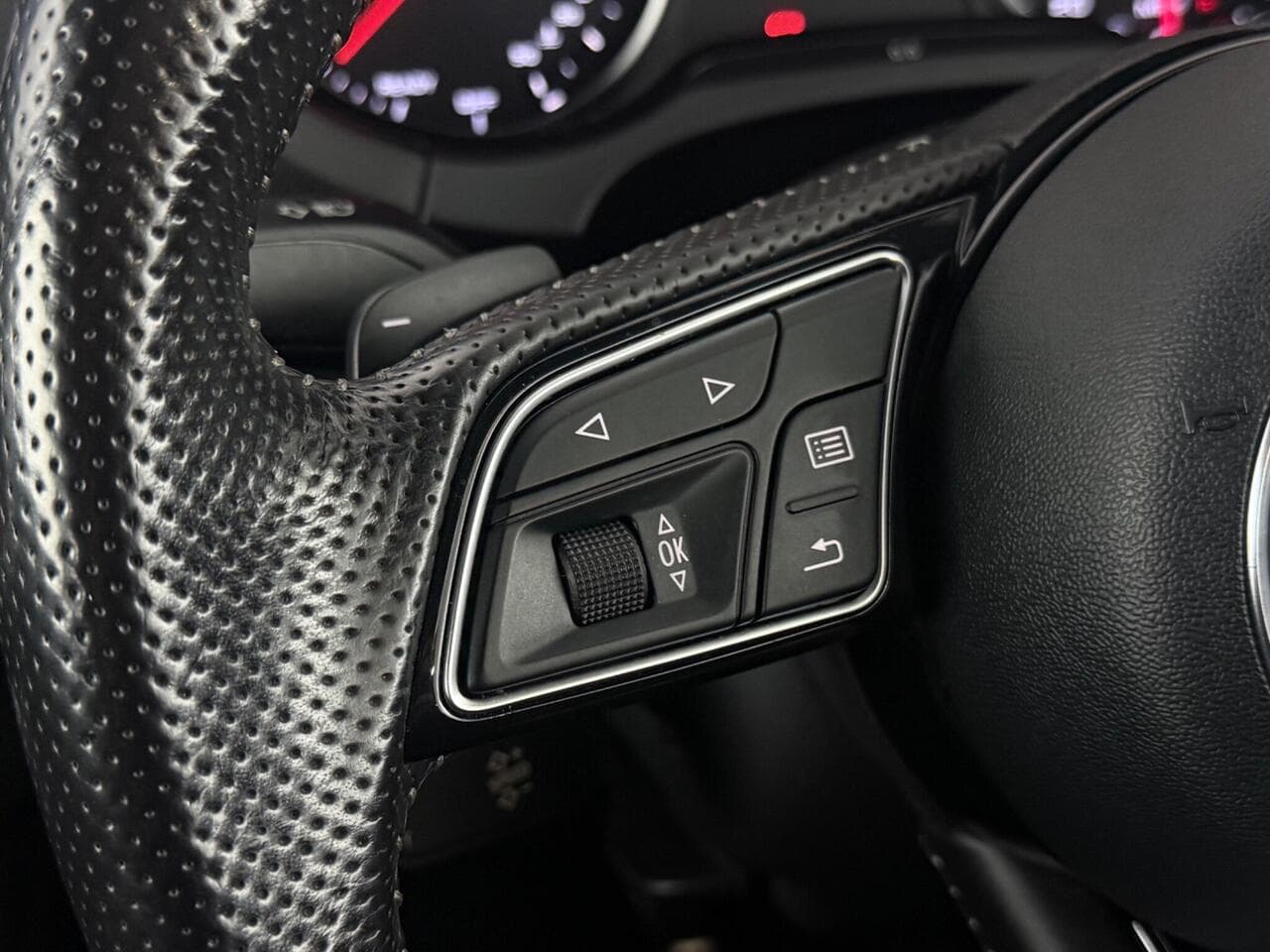 Audi A3 Cabriolet thumbnail Misc Controls