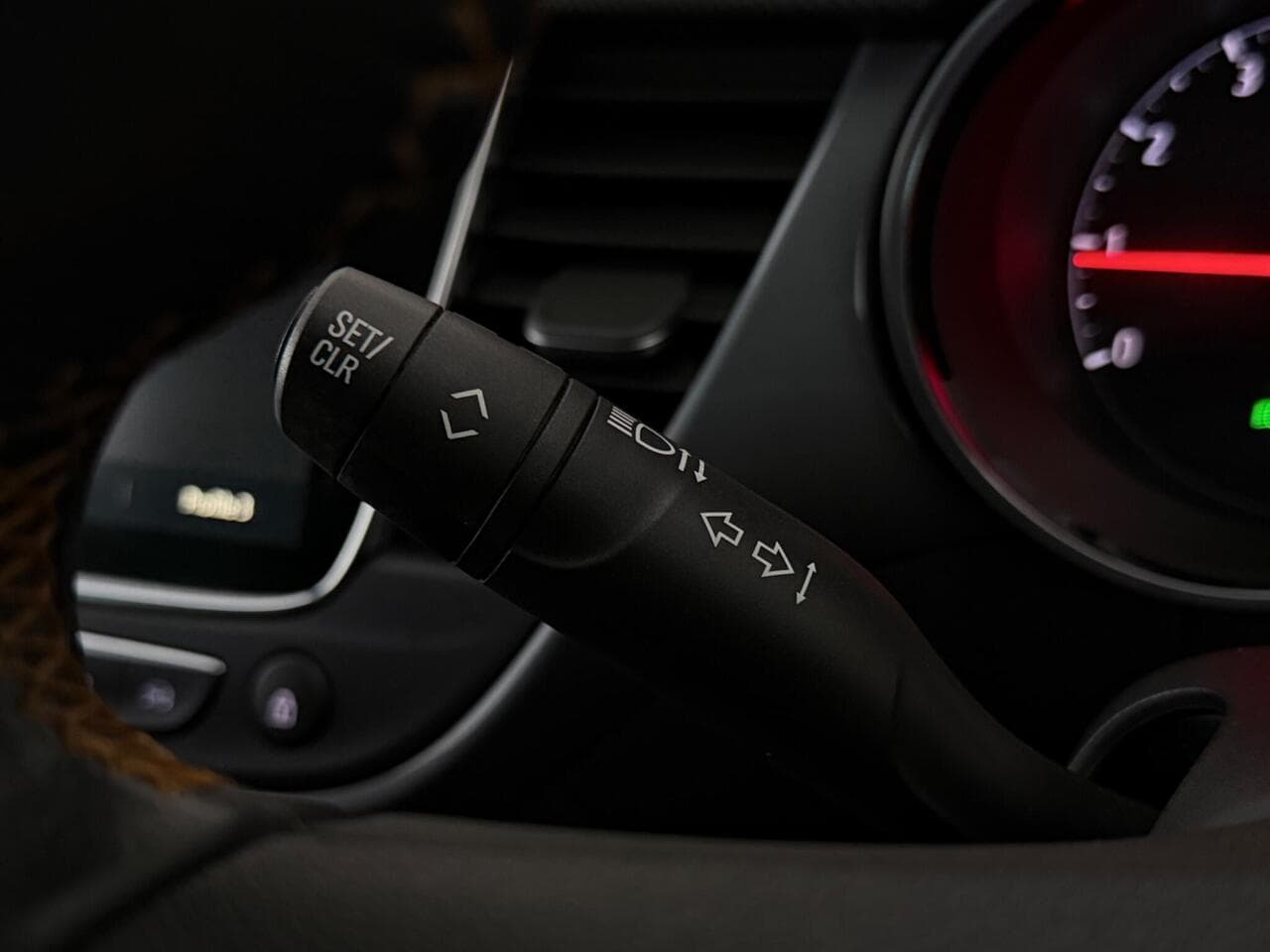 Vauxhall Crossland X thumbnail Misc Controls