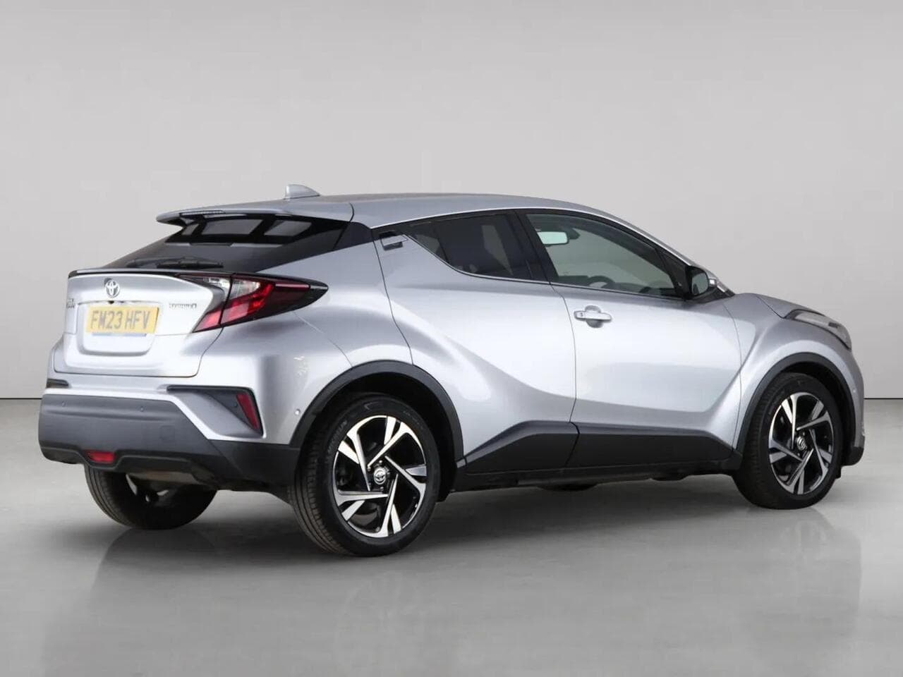 Toyota C-HR thumbnail Rear Right