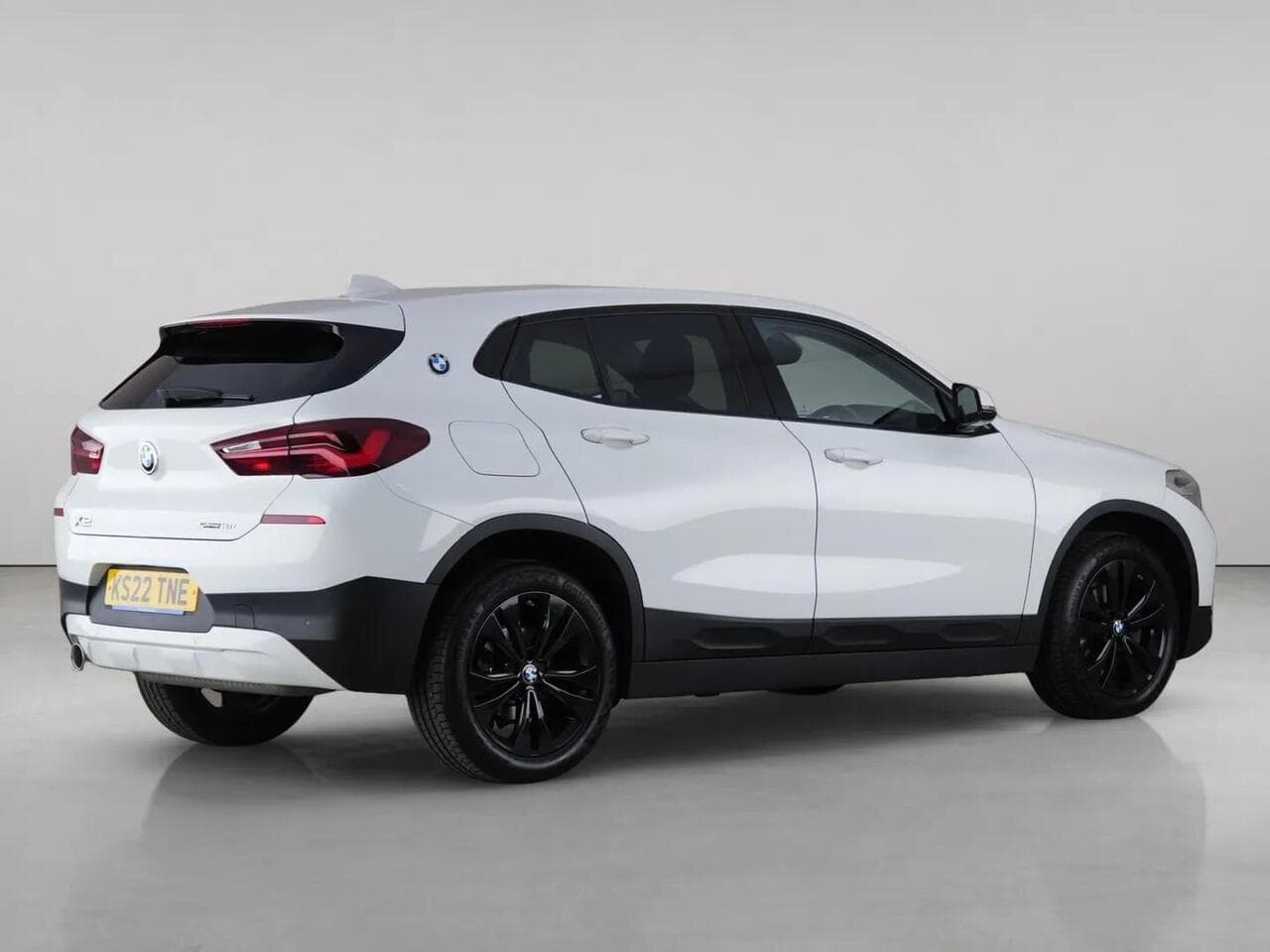 BMW X2 thumbnail Rear Right