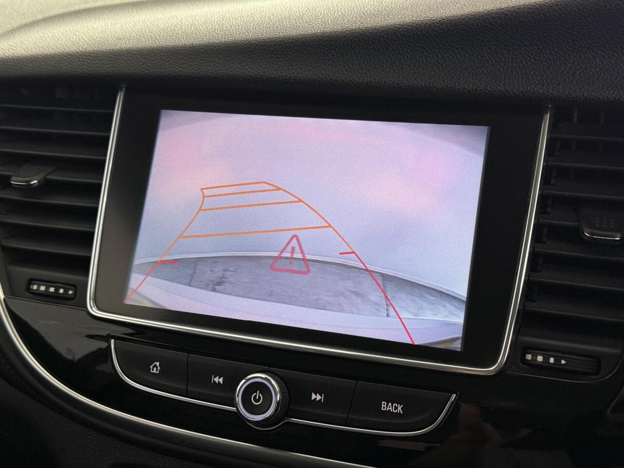 Vauxhall Mokka X thumbnail Infotainment System