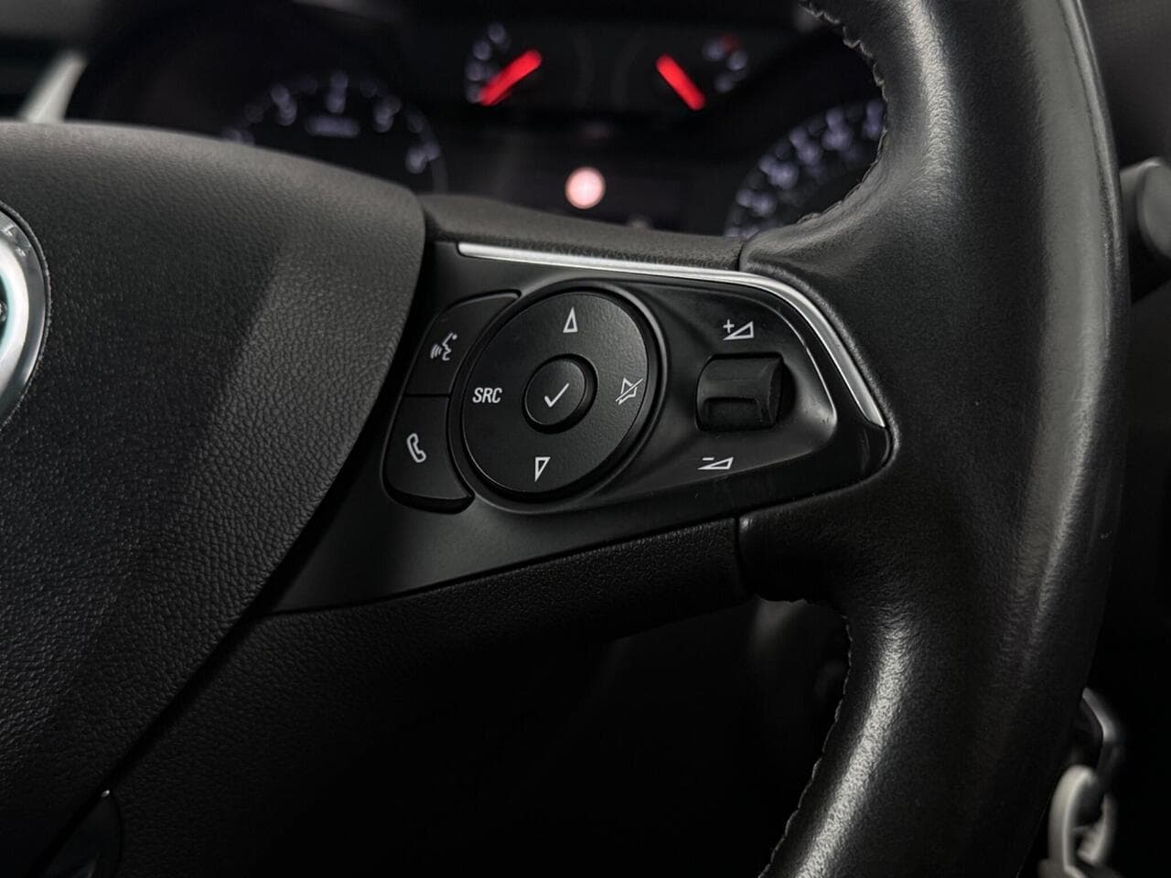 Vauxhall Crossland X thumbnail Misc Controls