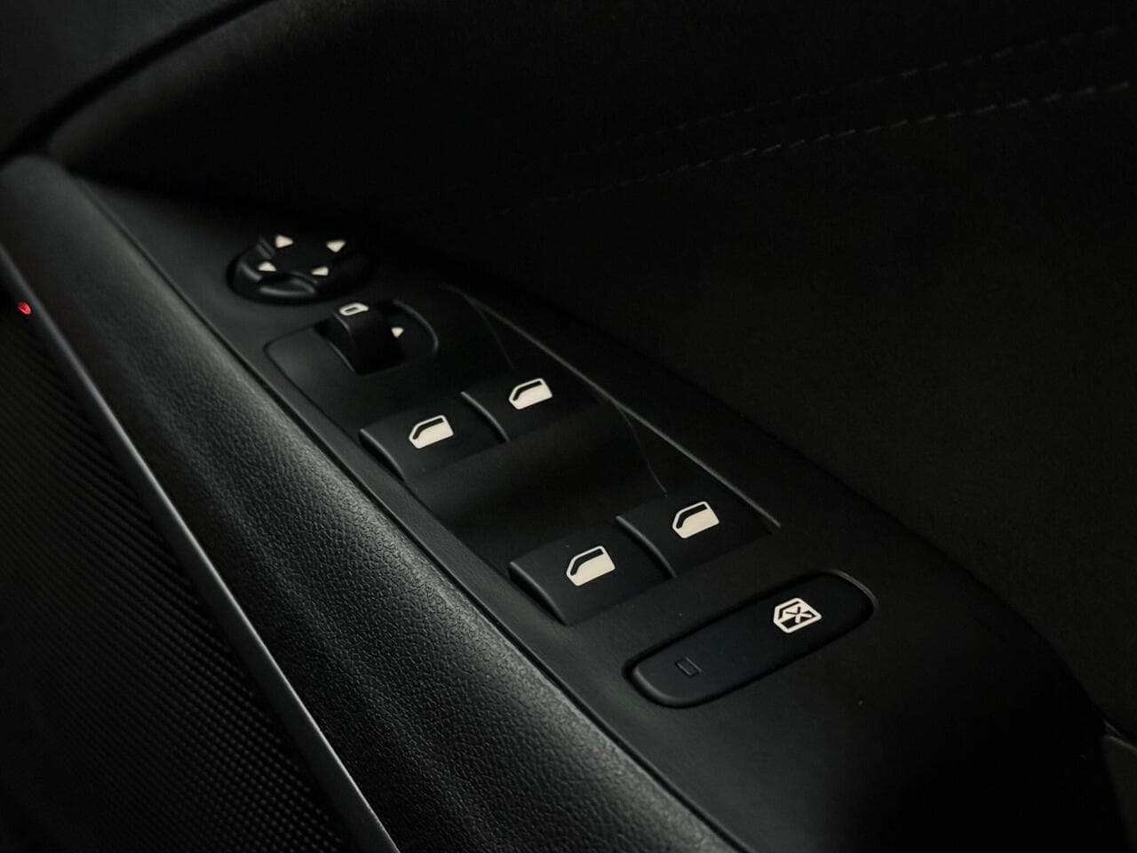 Vauxhall Crossland thumbnail Misc Controls