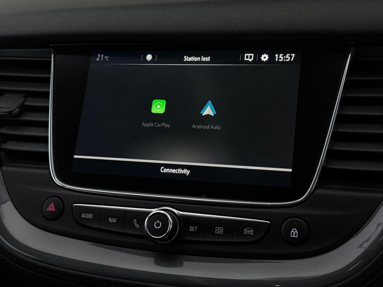 Vauxhall Grandland X thumbnail Infotainment System