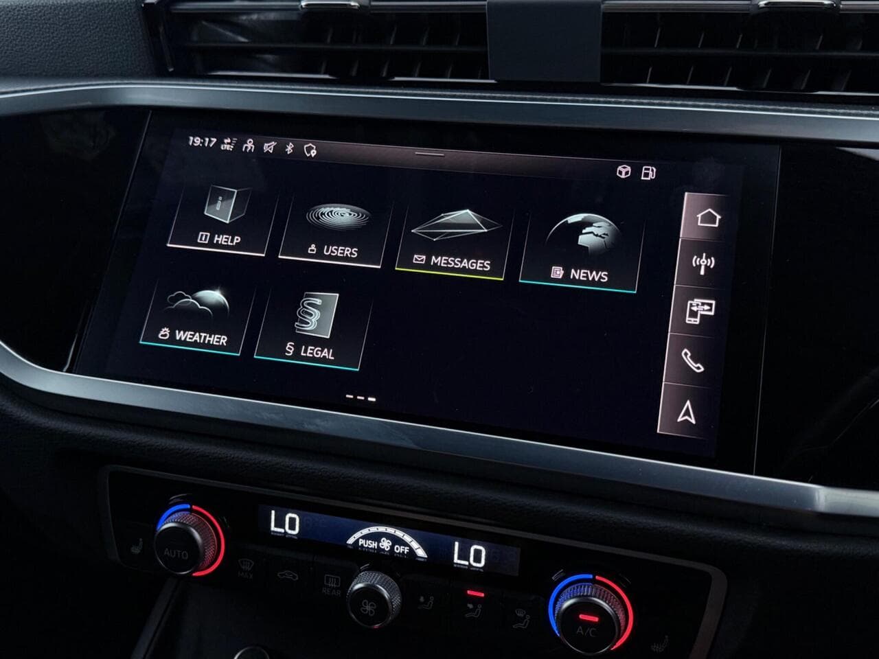 Audi Q3 thumbnail Infotainment System
