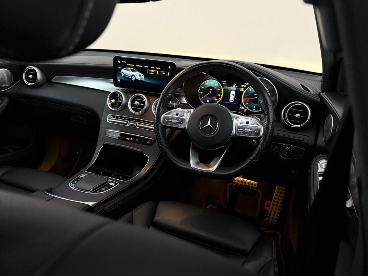 Mercedes-Benz GLC thumbnail Interior Front