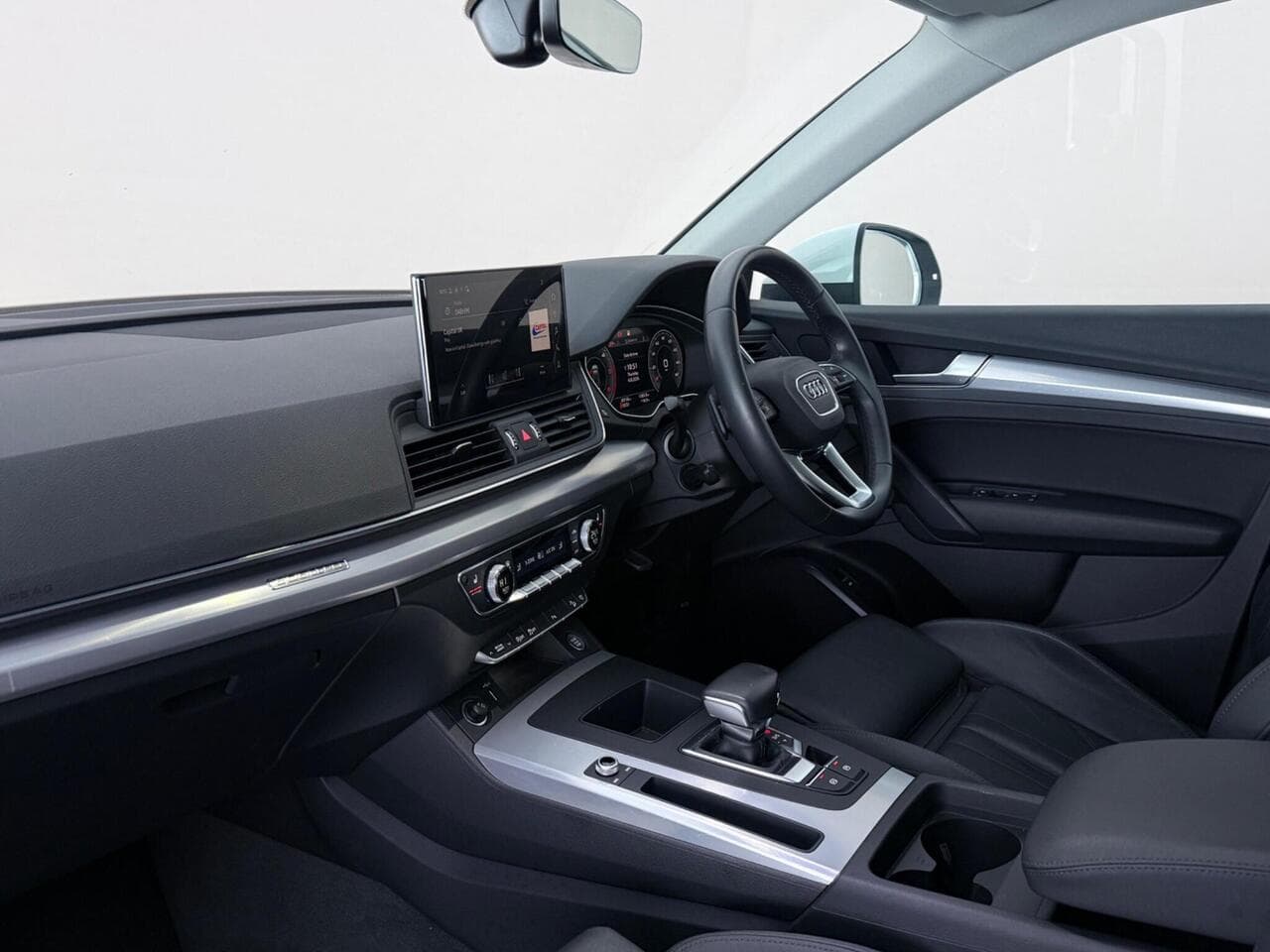 Audi Q5 thumbnail Interior Front