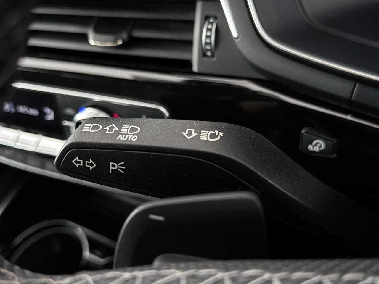 Audi A4 thumbnail Misc Controls