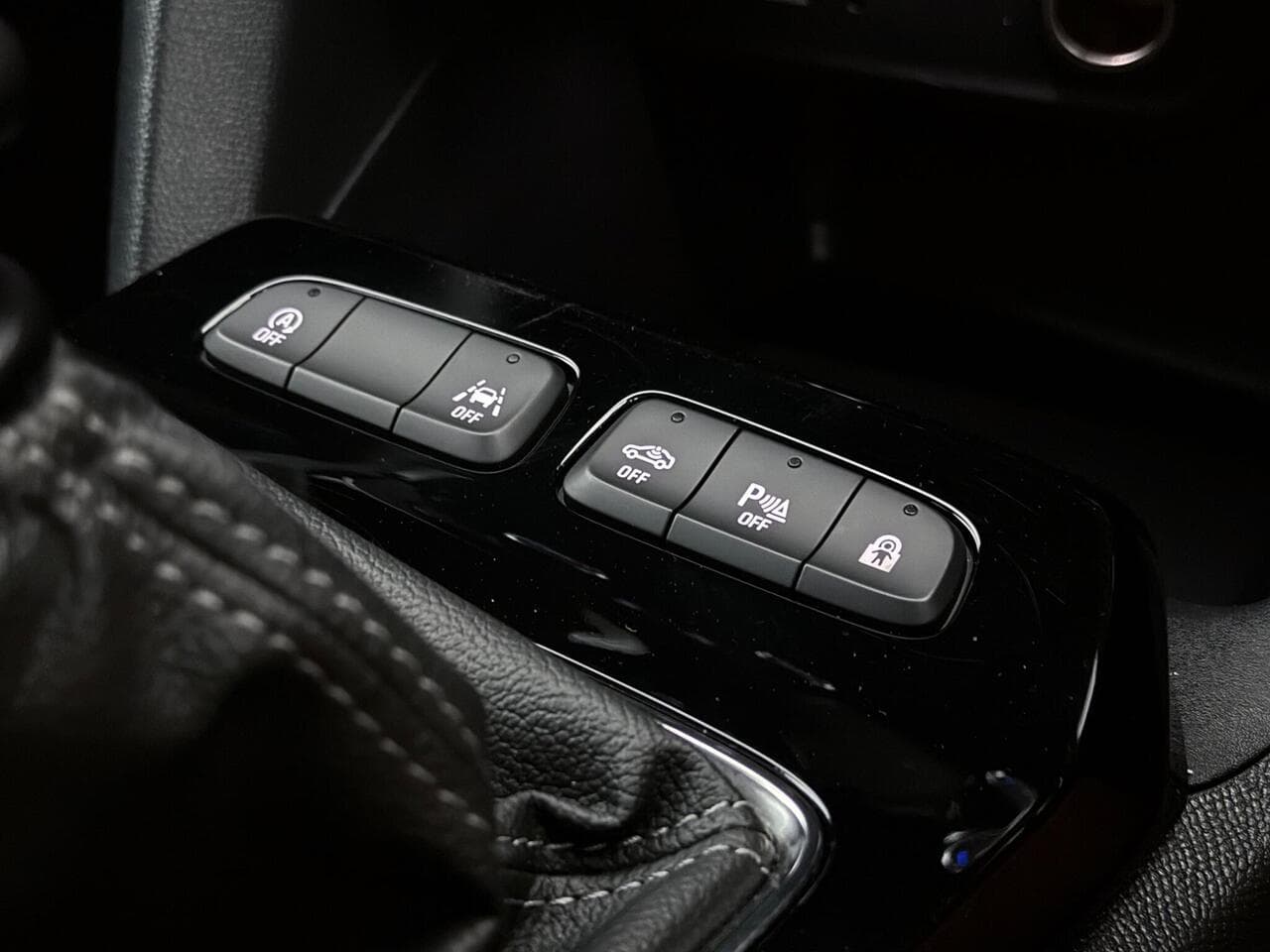 Vauxhall Mokka thumbnail Misc Controls