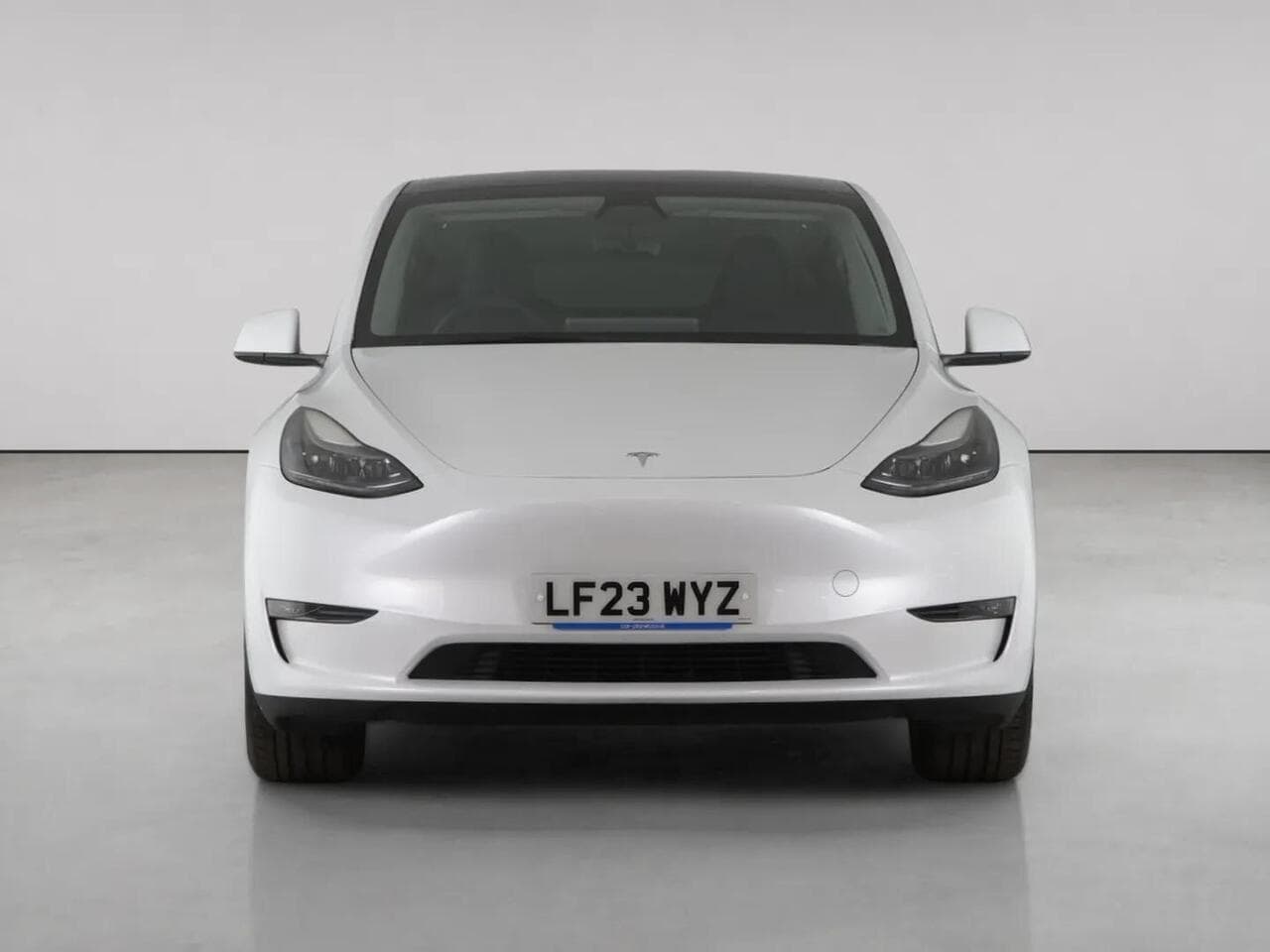 Tesla Model Y thumbnail Front