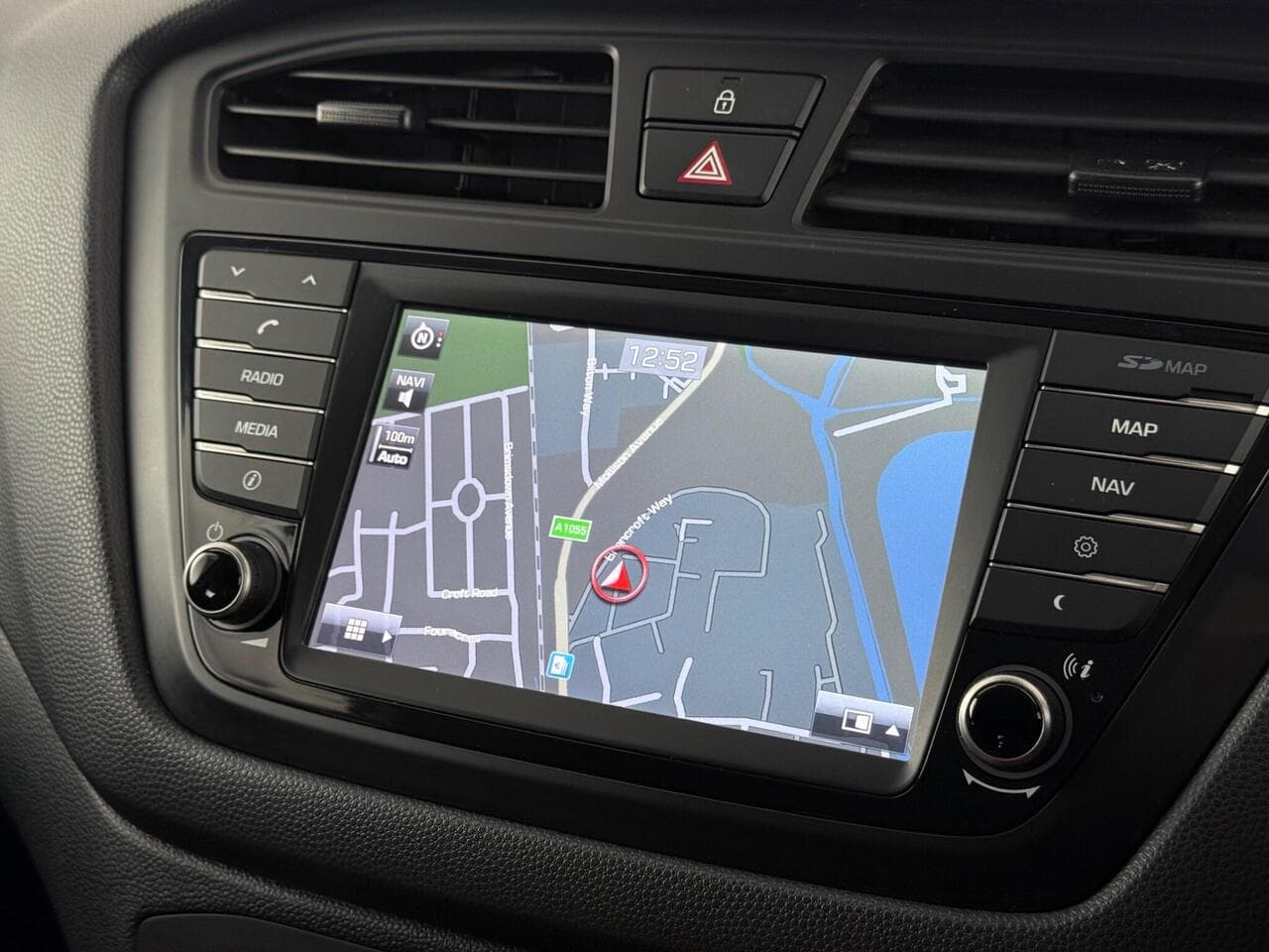 Hyundai i20 thumbnail Infotainment System