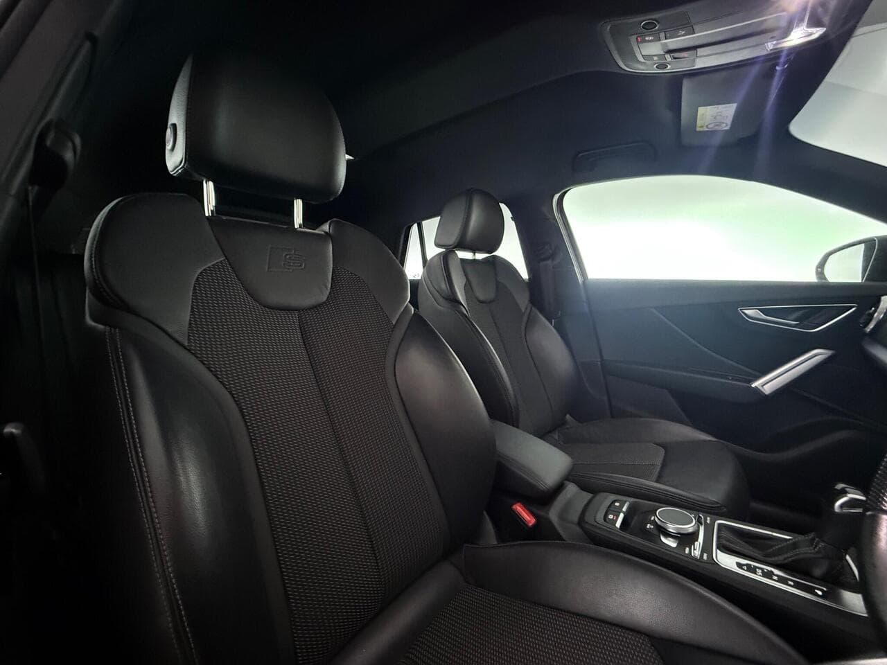 Audi Q2 thumbnail Seat Driver