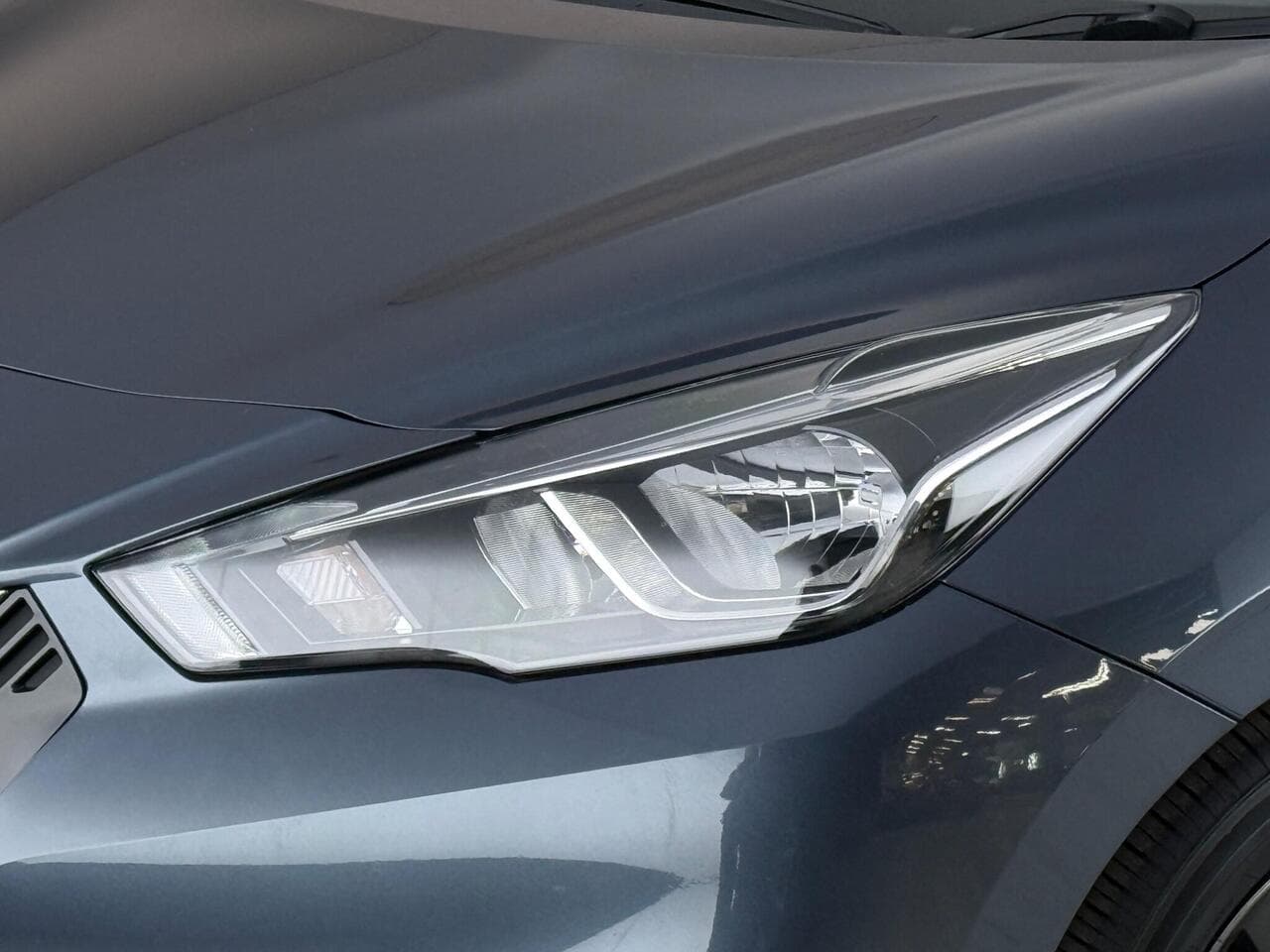 Nissan Micra thumbnail Lights Front
