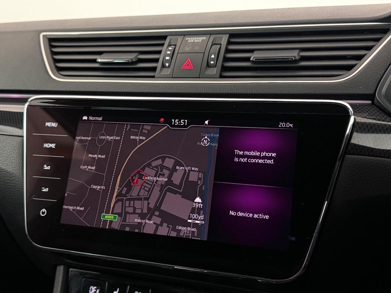 Skoda Superb thumbnail Infotainment System