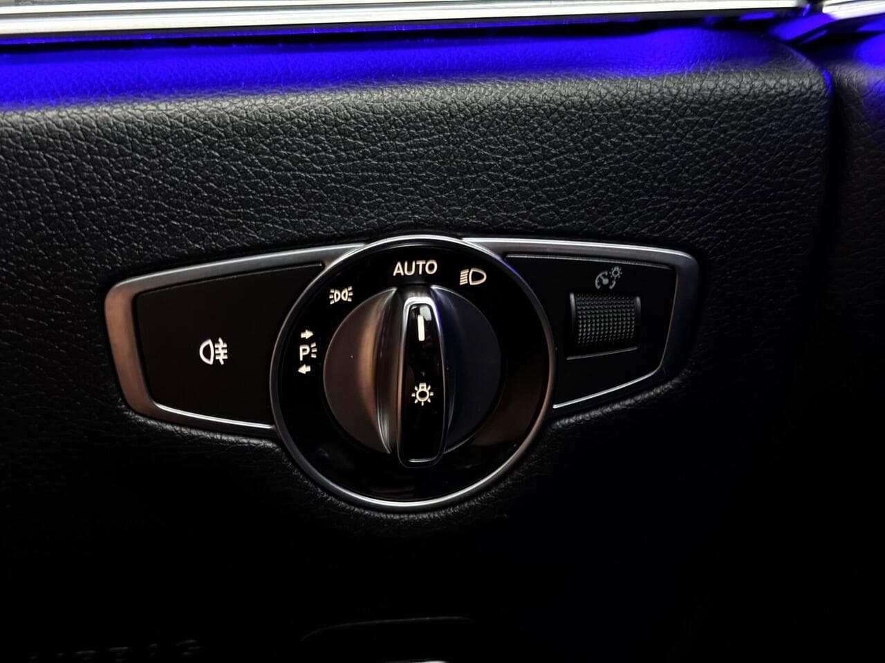 Mercedes-Benz E Class thumbnail Misc Controls