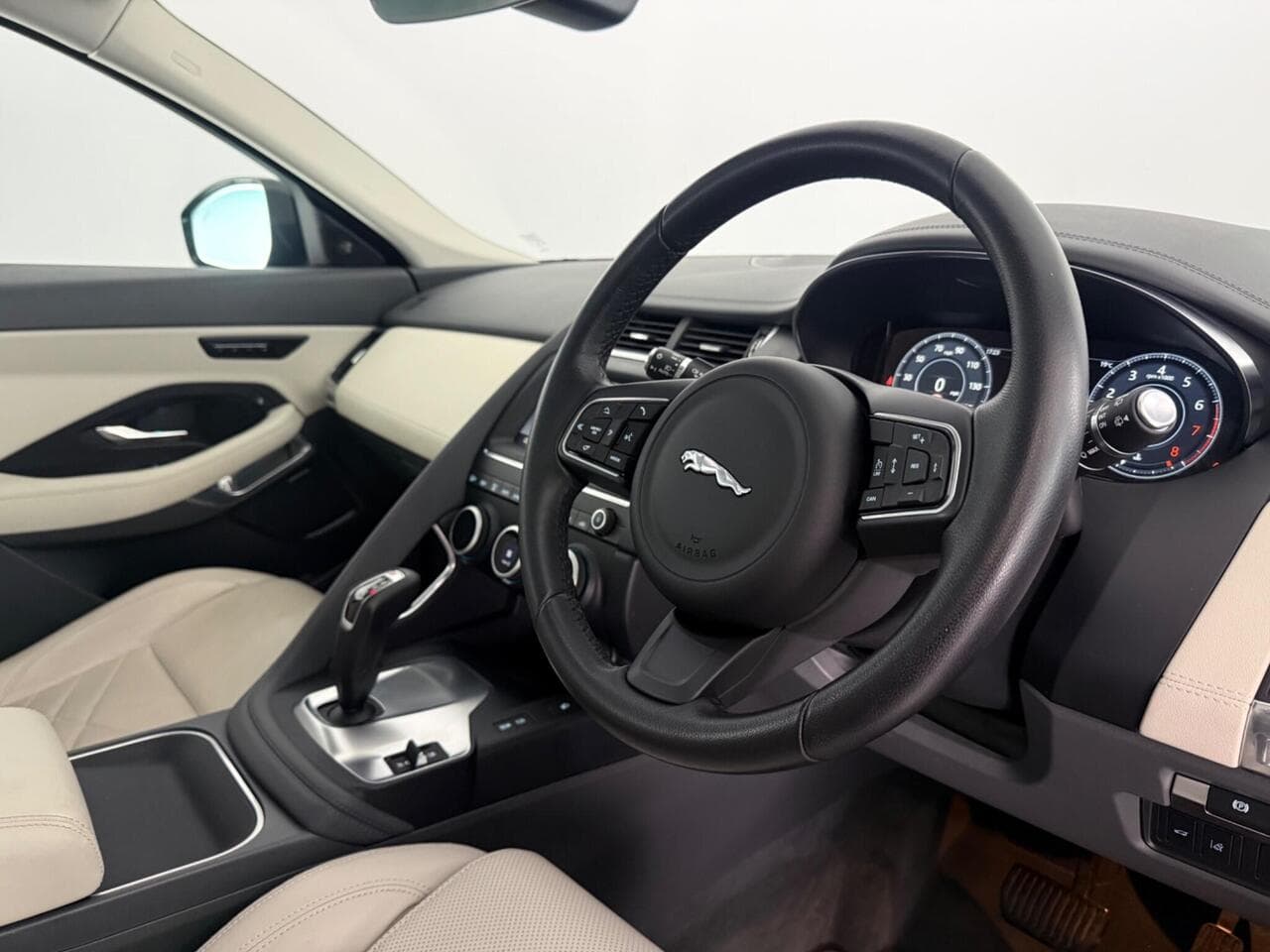 Jaguar E-PACE thumbnail Inconclusive