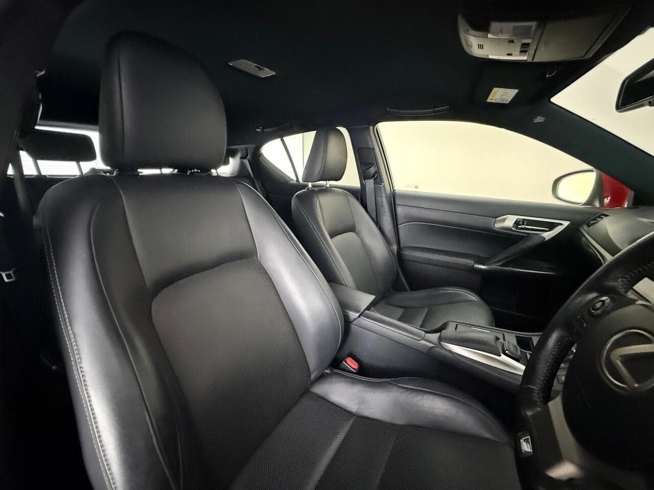 Lexus CT thumbnail Seat Driver