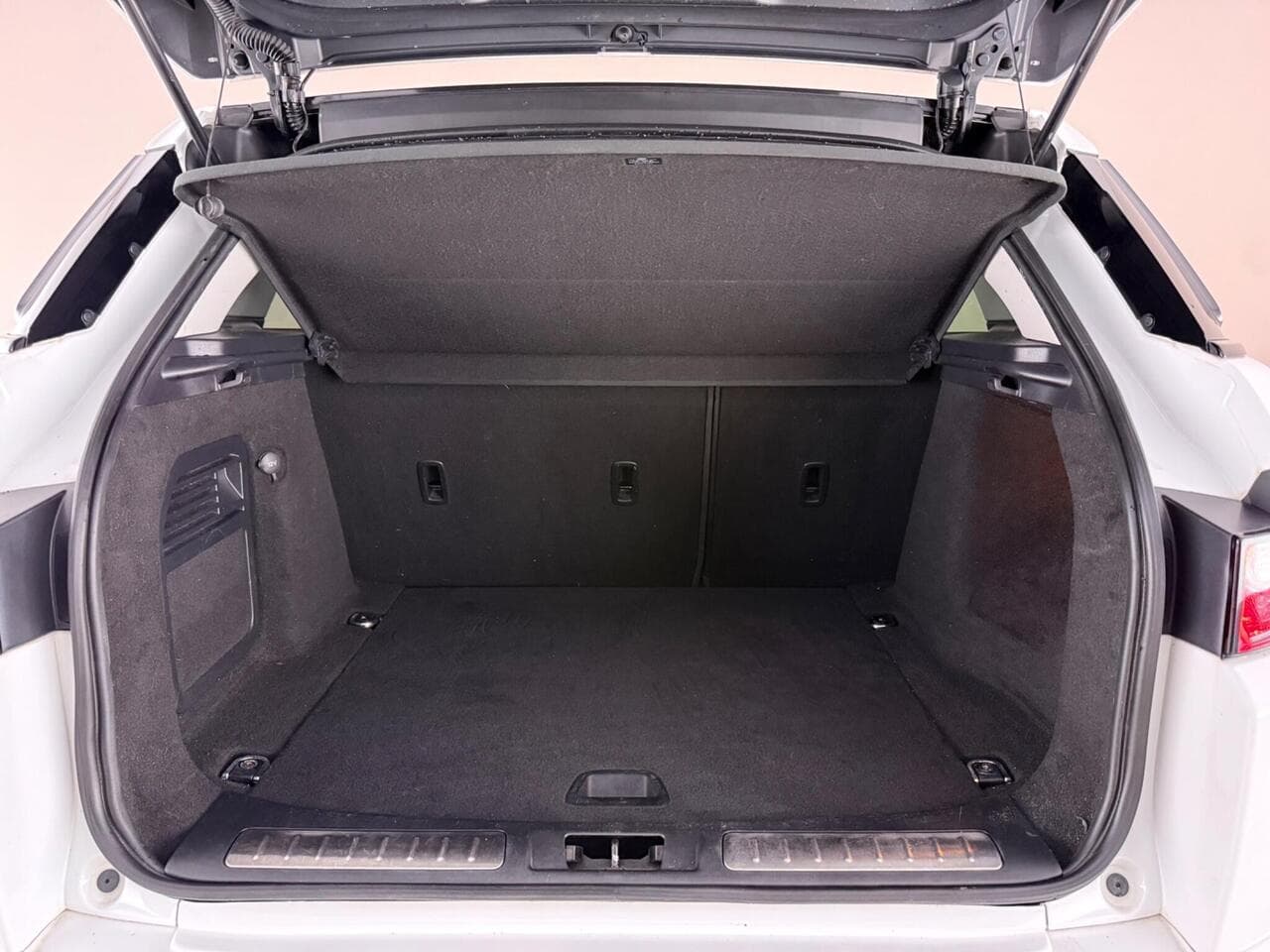 Land Rover Range Rover Evoque thumbnail Boot