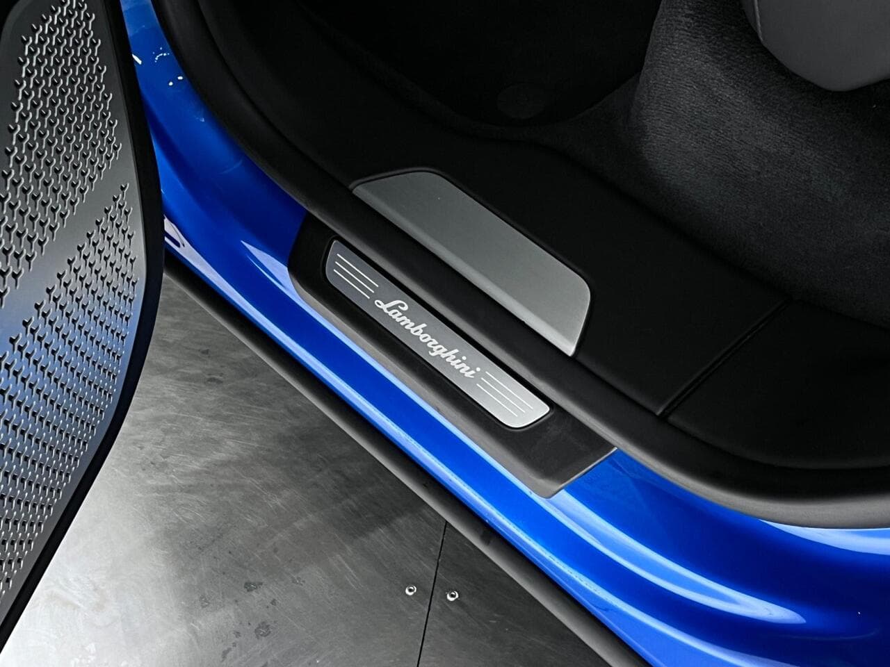 Lamborghini Urus thumbnail Inconclusive