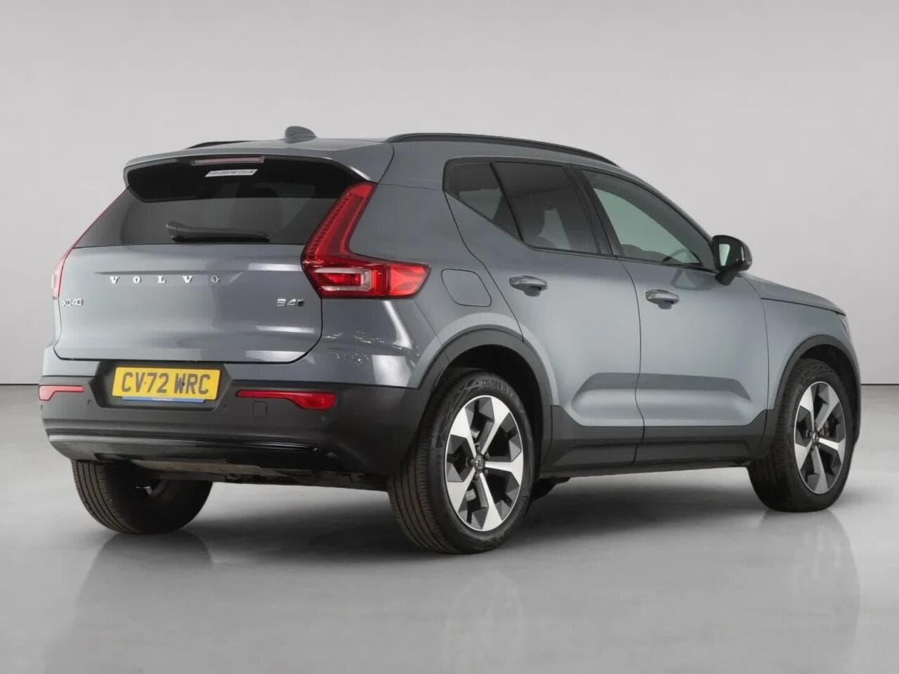 Volvo XC40 thumbnail Rear Right