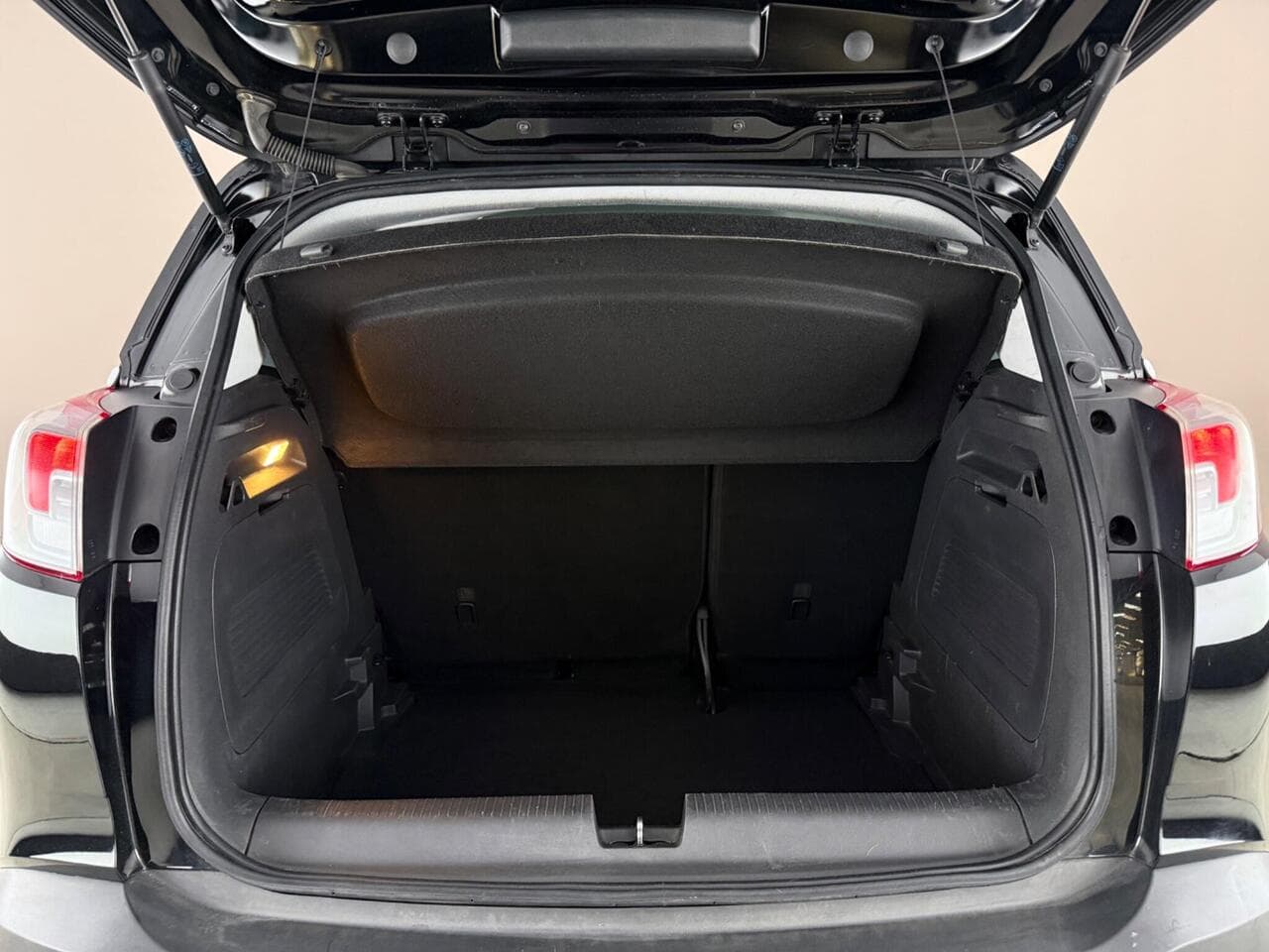 Vauxhall Crossland X thumbnail Boot