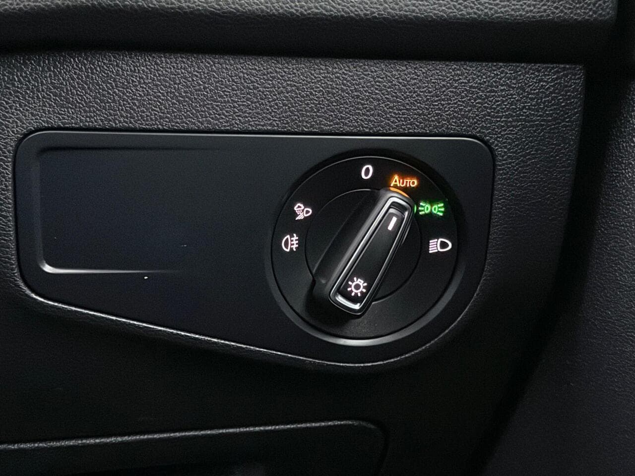 Volkswagen Tiguan thumbnail Misc Controls