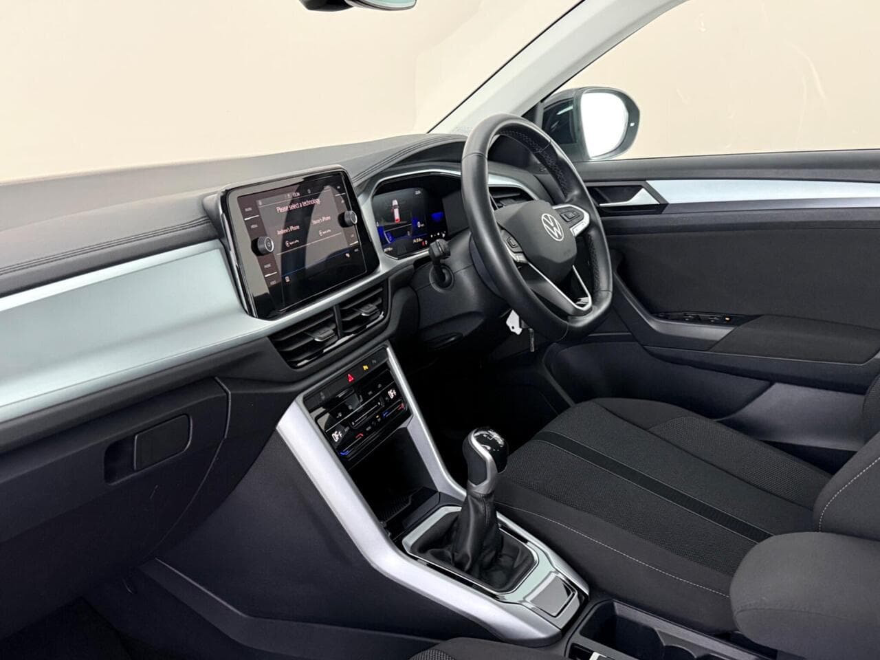 Volkswagen T-Roc thumbnail Interior Front