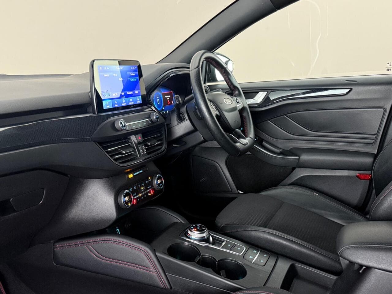 Ford Focus thumbnail Interior Front