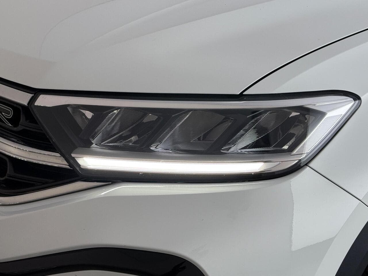Volkswagen T-Roc thumbnail Lights Front