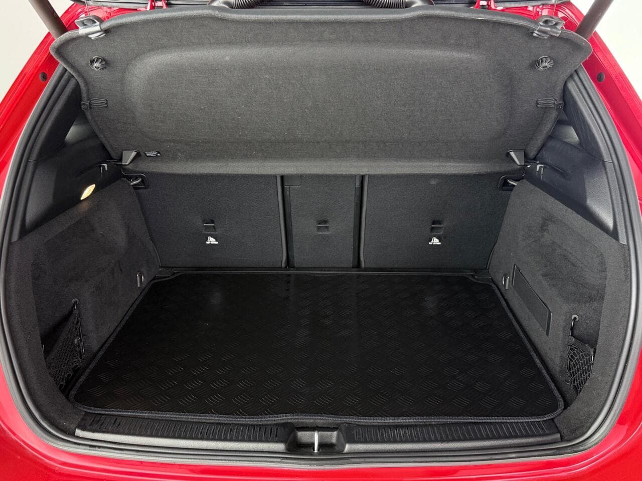 Mercedes-Benz B Class thumbnail Boot