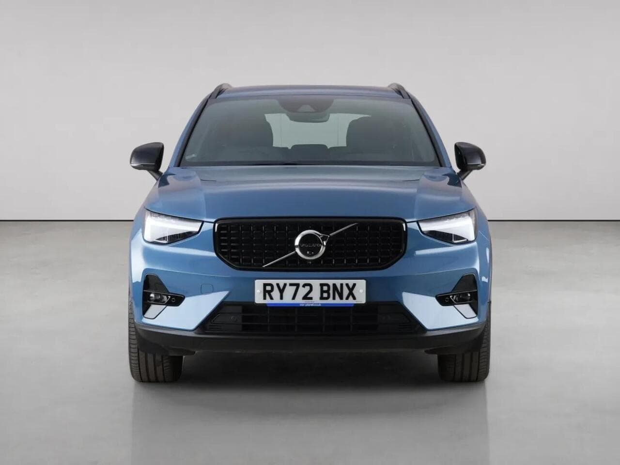 Volvo XC40 thumbnail Front