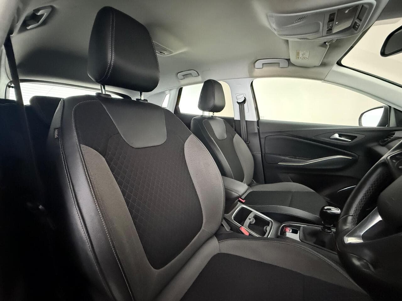 Vauxhall Grandland X thumbnail Seat Driver