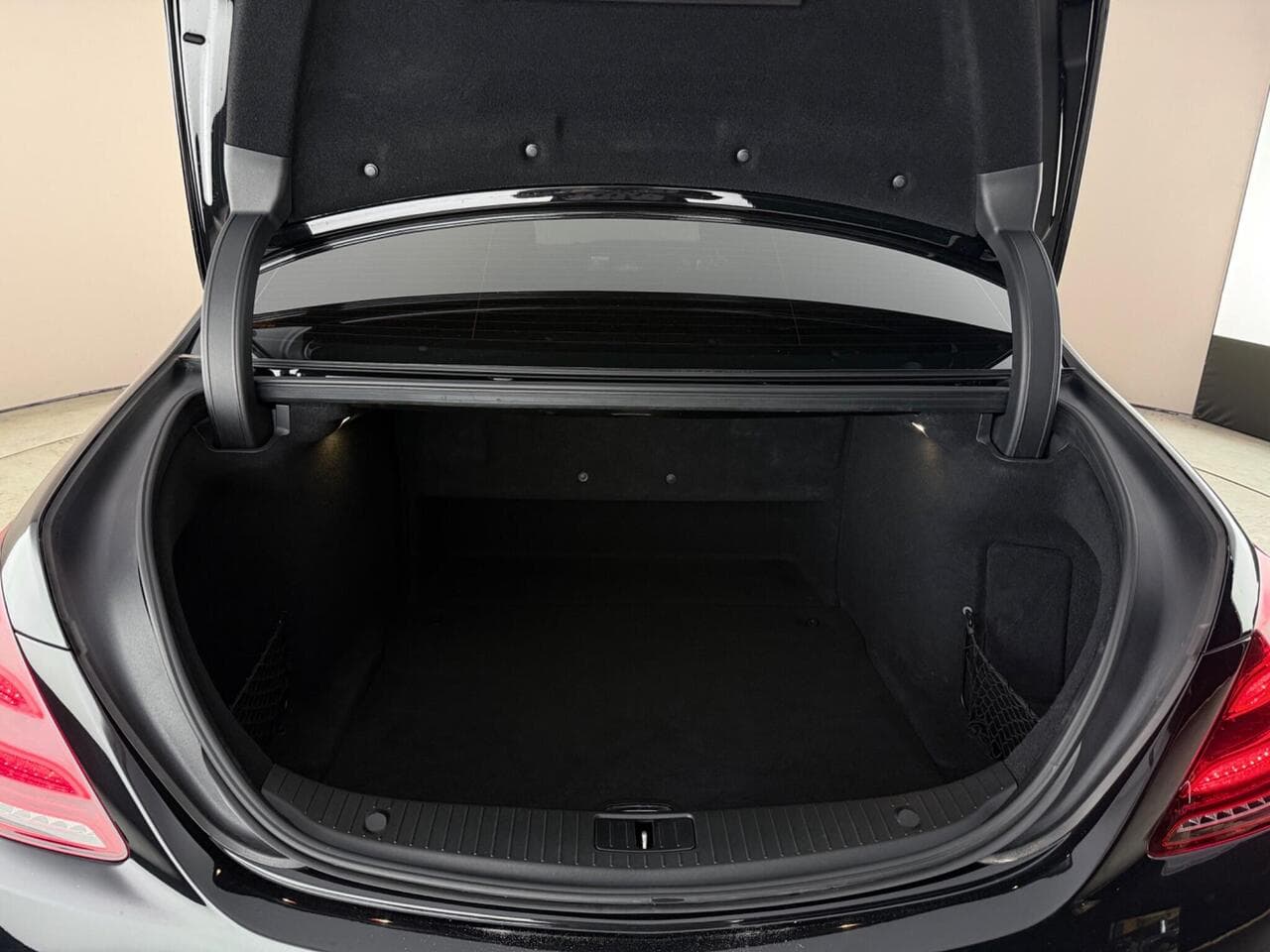 Mercedes-Benz S Class thumbnail Boot