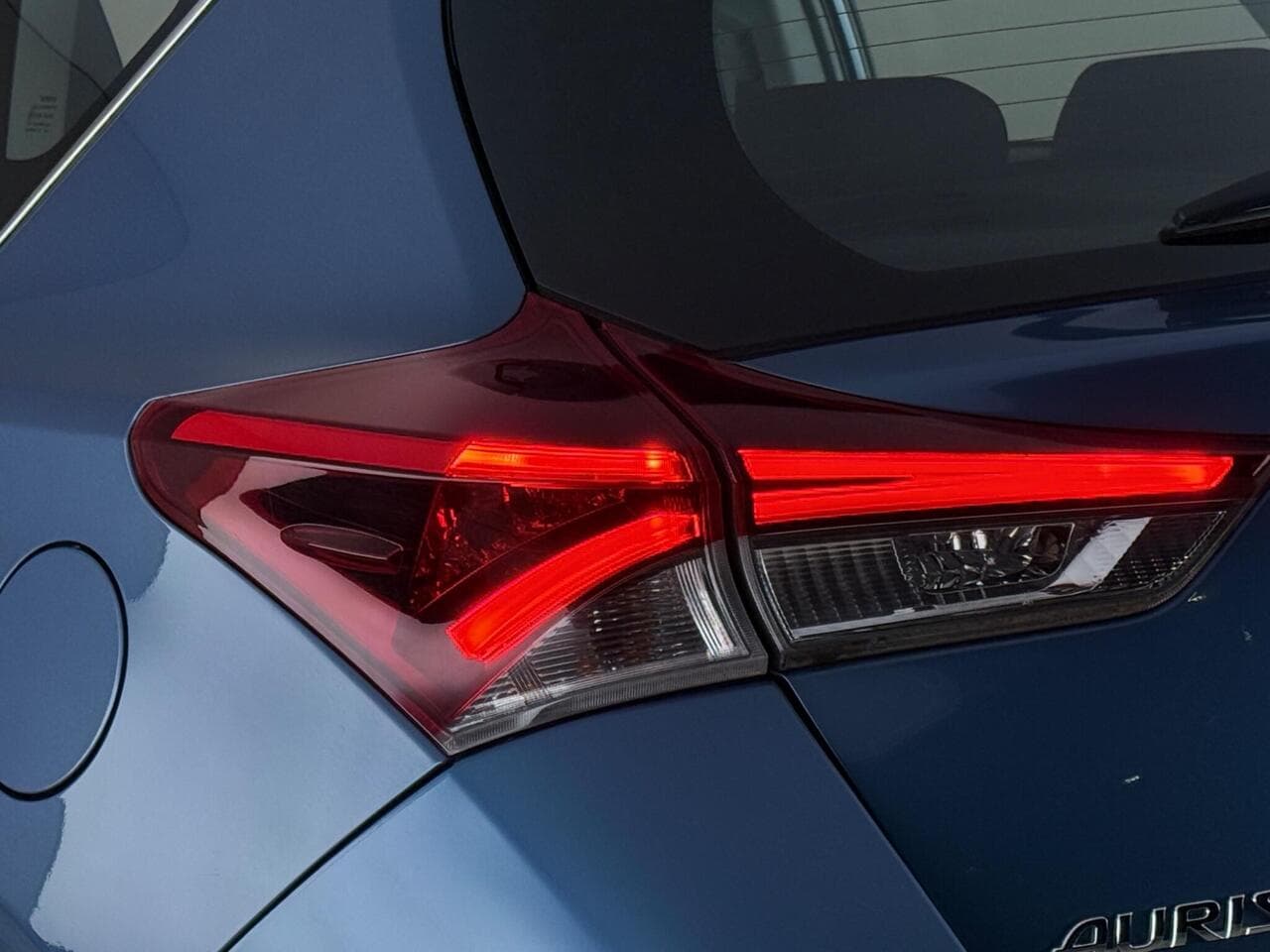 Toyota Auris thumbnail Lights Rear
