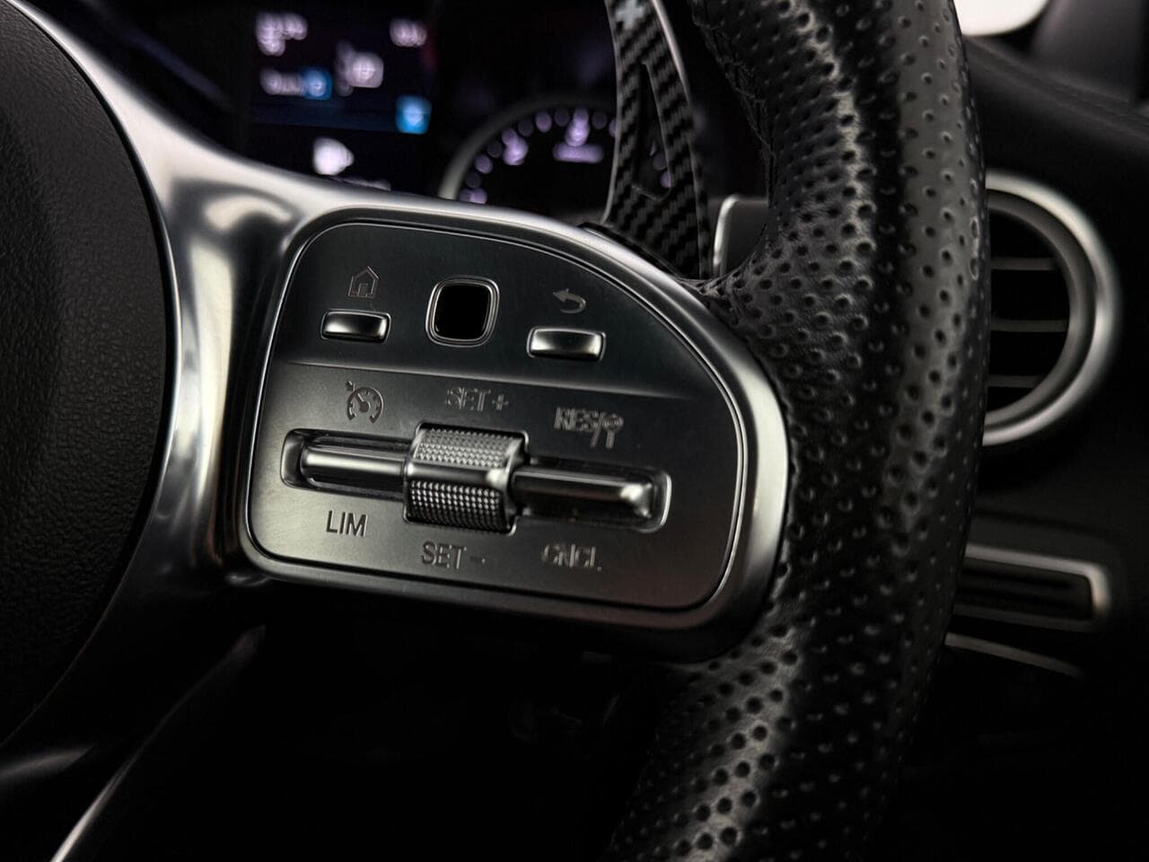Mercedes-Benz C Class thumbnail Misc Controls