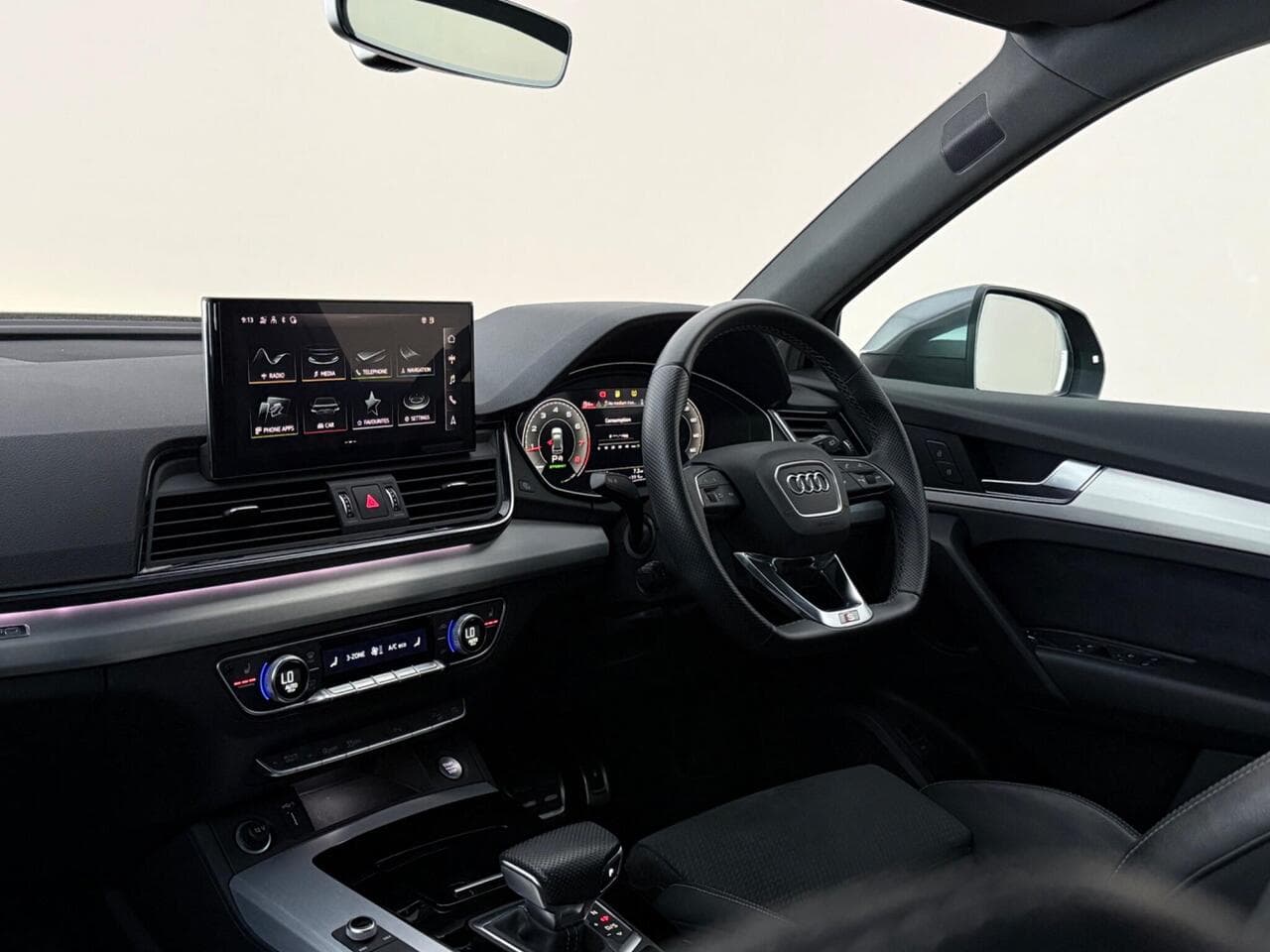 Audi Q5 thumbnail Interior Front