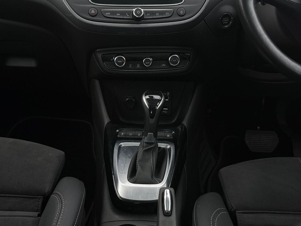 Vauxhall Crossland thumbnail Interior Front