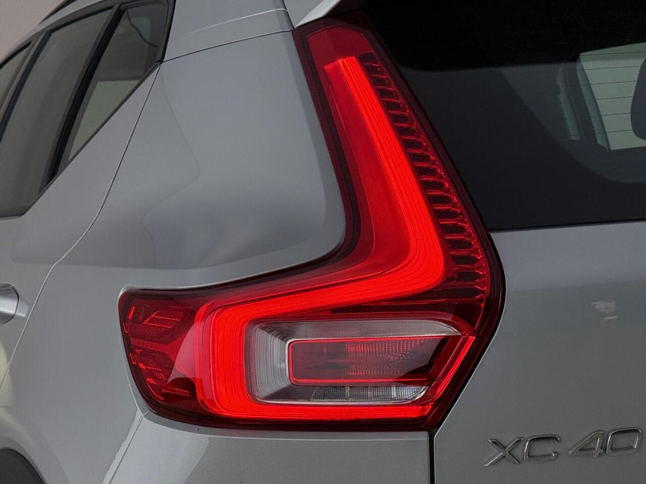 Volvo XC40 thumbnail Lights Rear