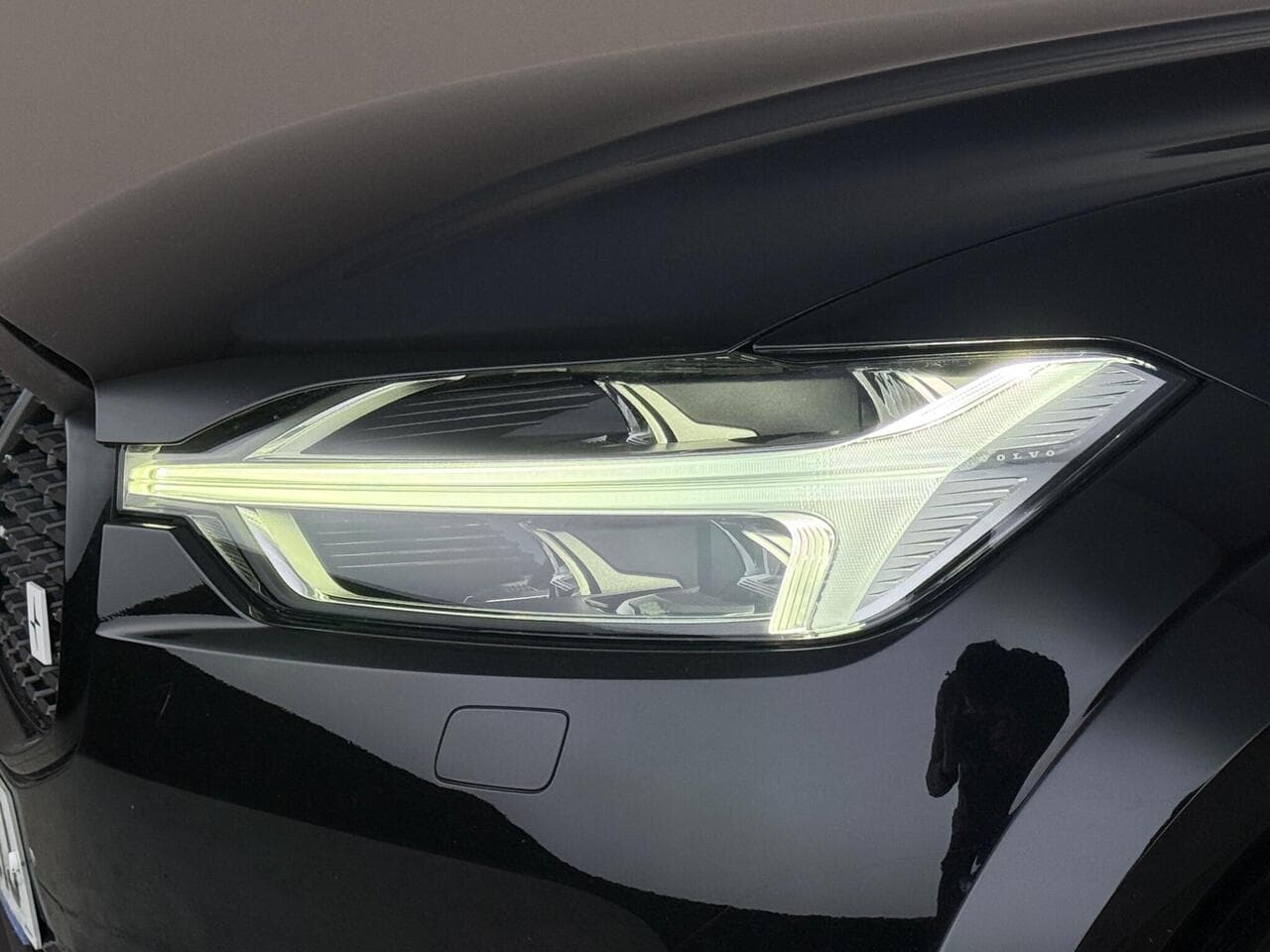 Volvo XC60 thumbnail Lights Front