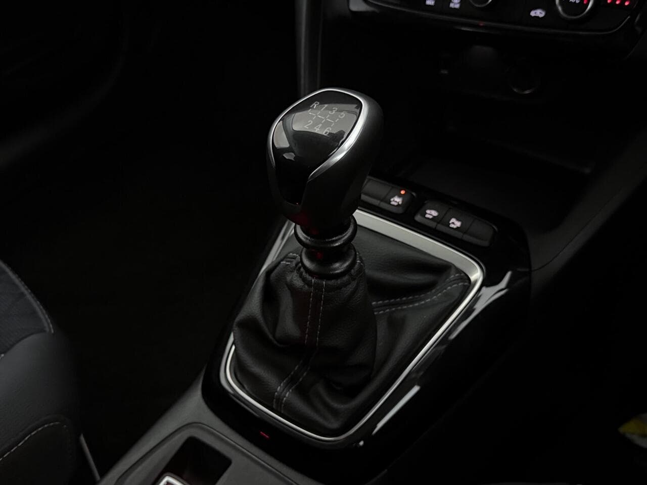 Vauxhall Corsa thumbnail Interior Front