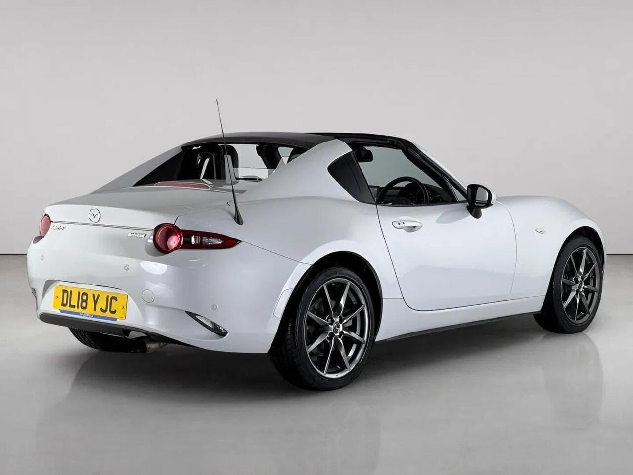Mazda MX-5 RF thumbnail Rear Right