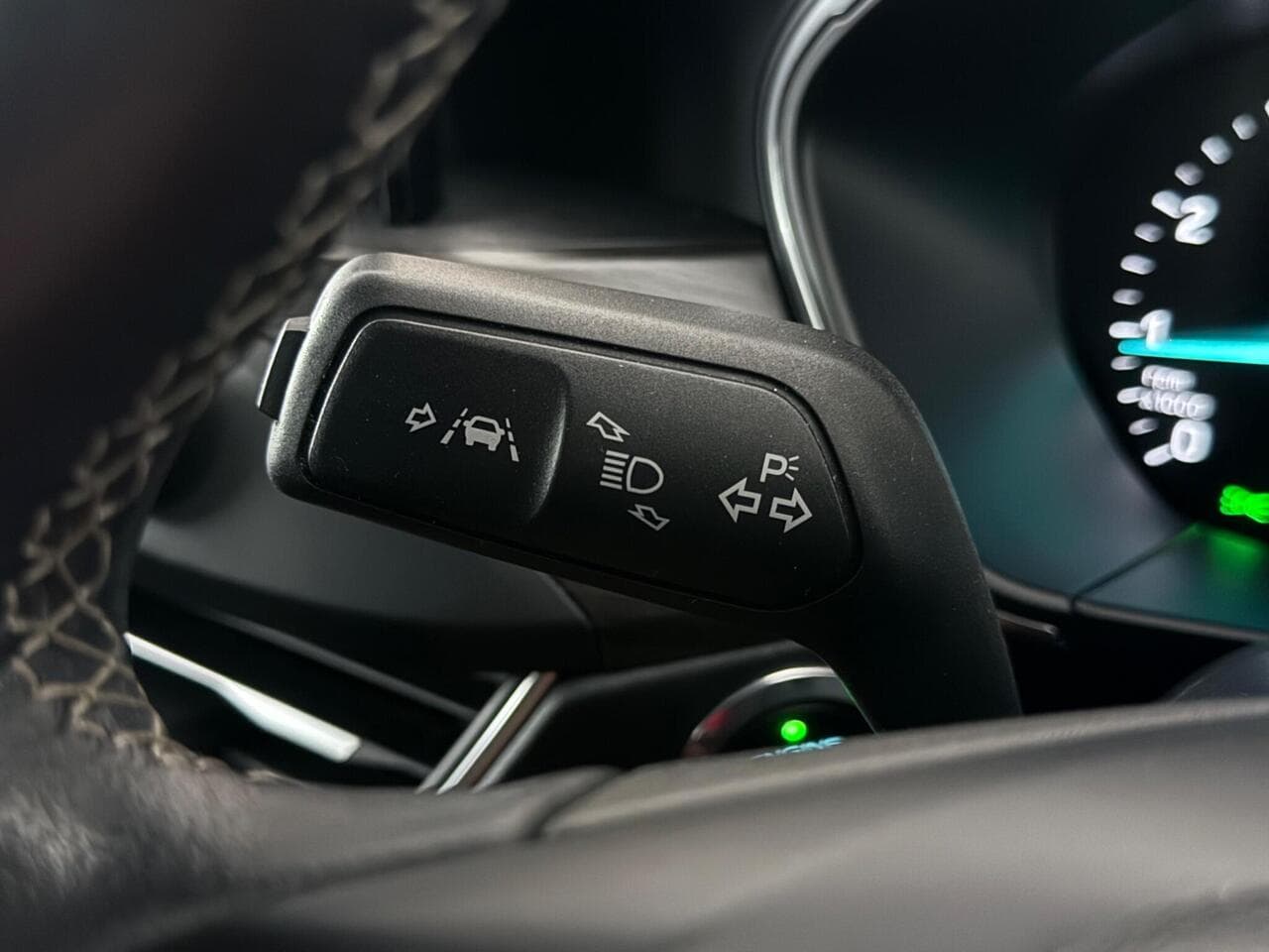 Ford Focus thumbnail Misc Controls