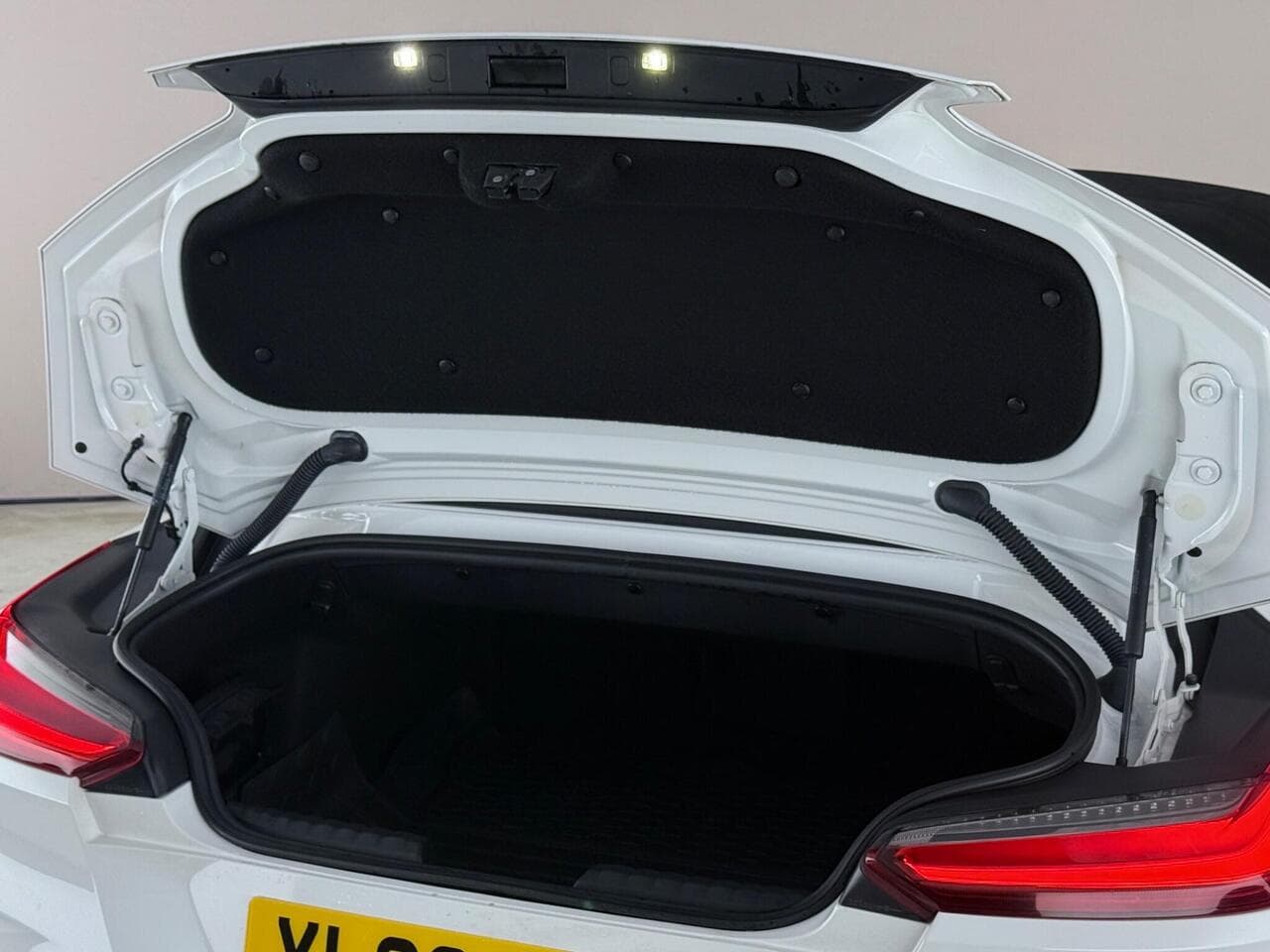 BMW Z4 thumbnail Boot